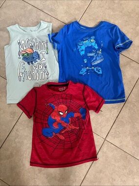 3 Boys Size: 6/7 Shirt Bundle